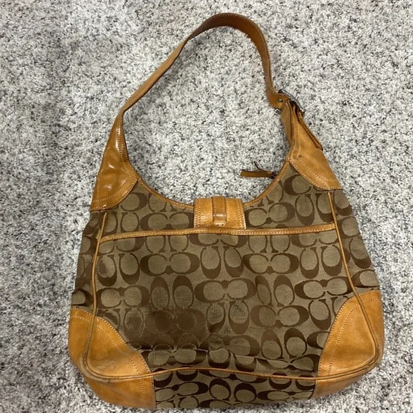 Coach purse - Picture 2 of 3